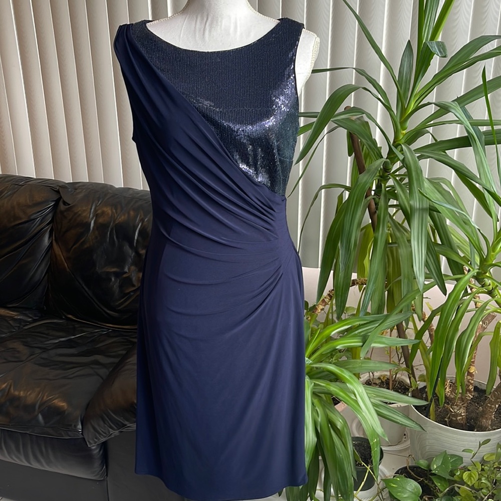 NWOT RIZ&ALI Sleeveless evening dress size 10 sequins on top